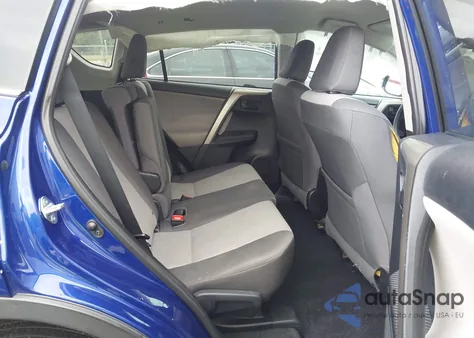 2015 Toyota Rav4 Le z USA, uszkodzony, nr VIN 2T3BFREV3FW358374